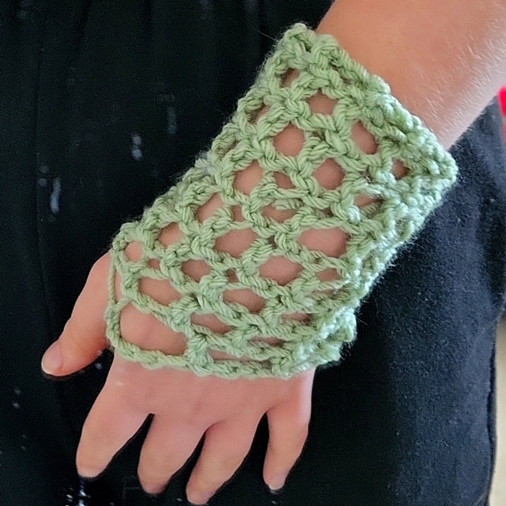 Sage green Crochet mesh gloves